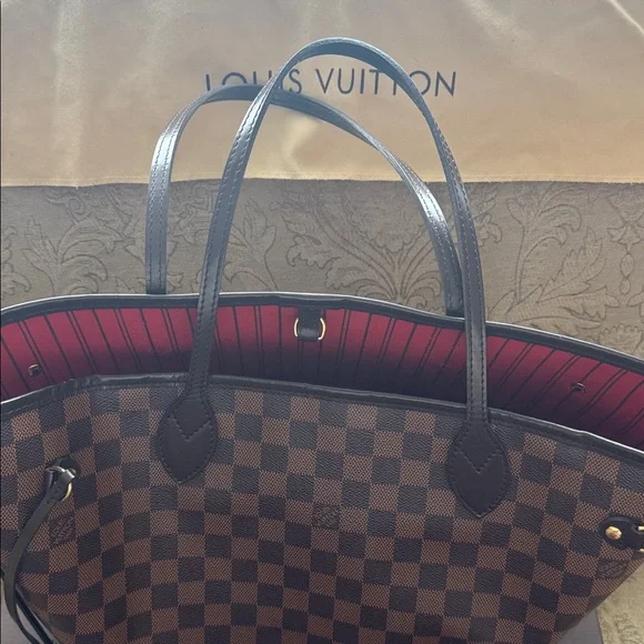 Louis Vuitton Neverfull Tote with Matching Wristlet - Picture 3 of 16